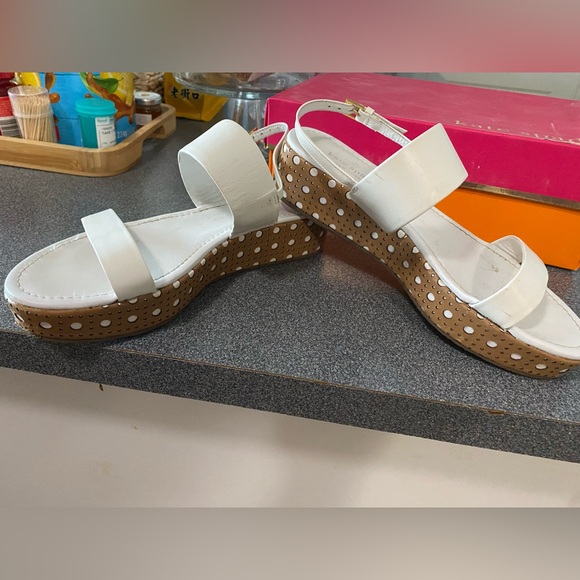 Kate spades slightly use size 7.5 light white and nice heel design - Picture 2 of 3